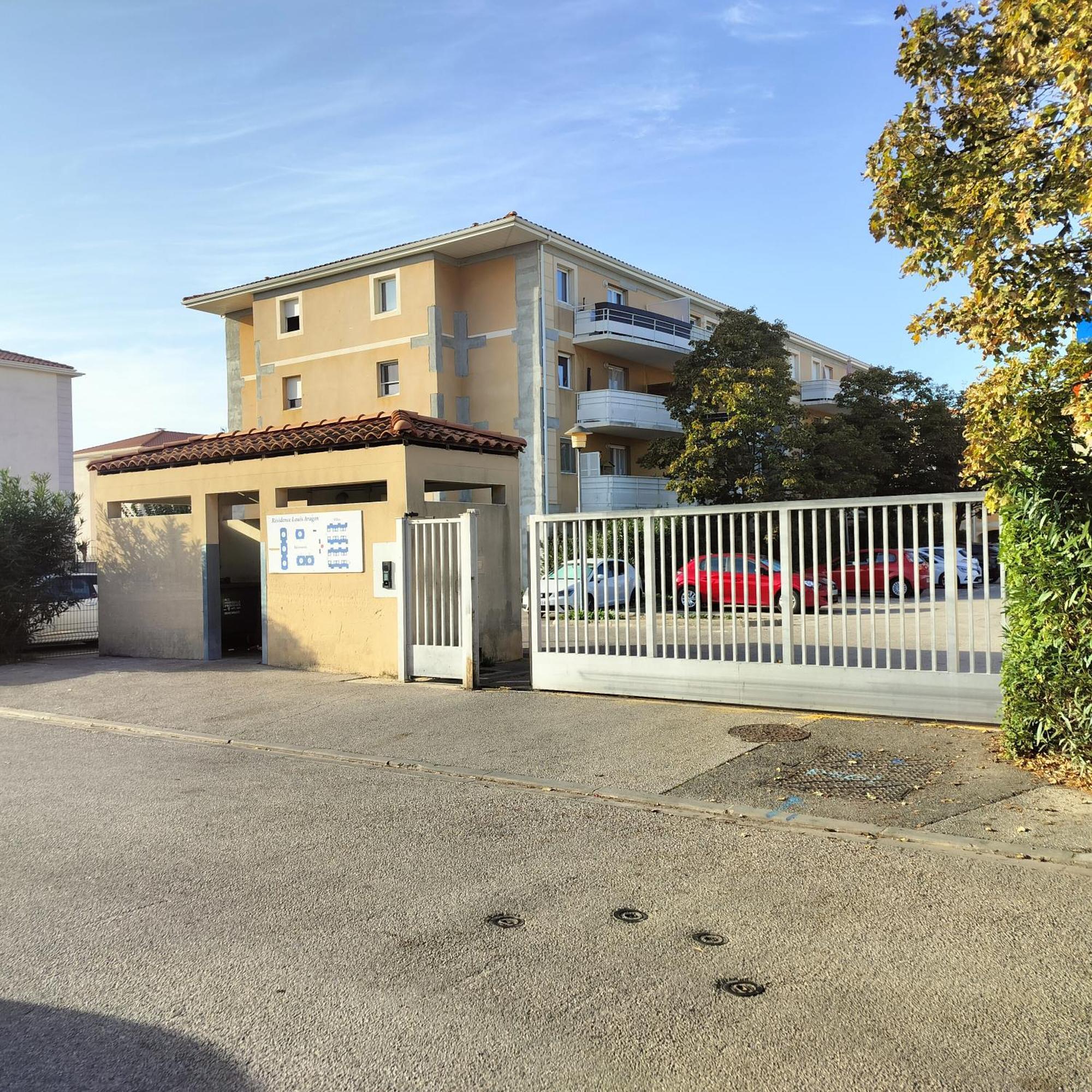 Appart T2 Dans Residence Calme Parking Prive Gratuit Miramas Exterior photo